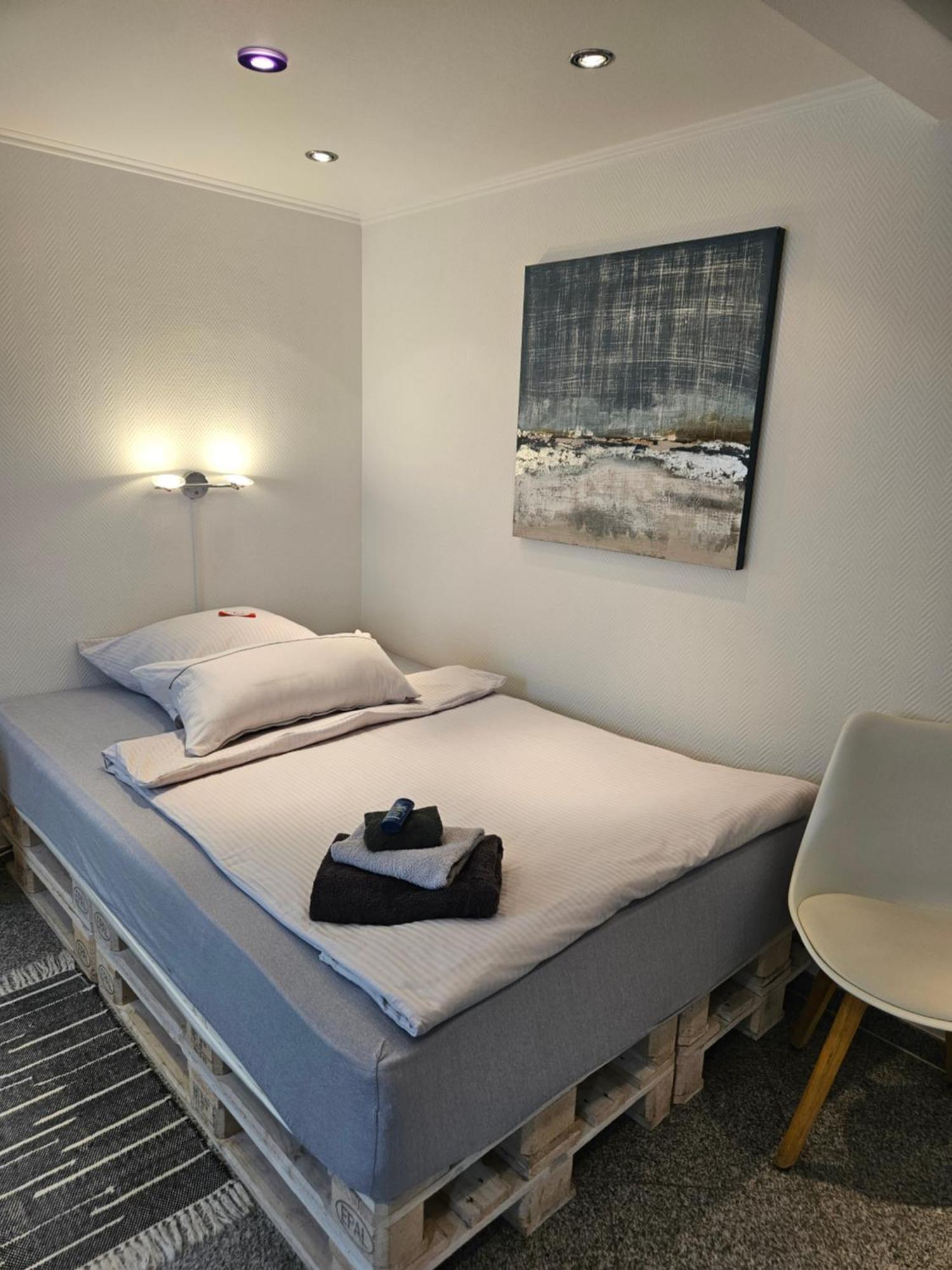 Standardzimmer Nahe Messe Und Airport Düsseldorf Dış mekan fotoğraf