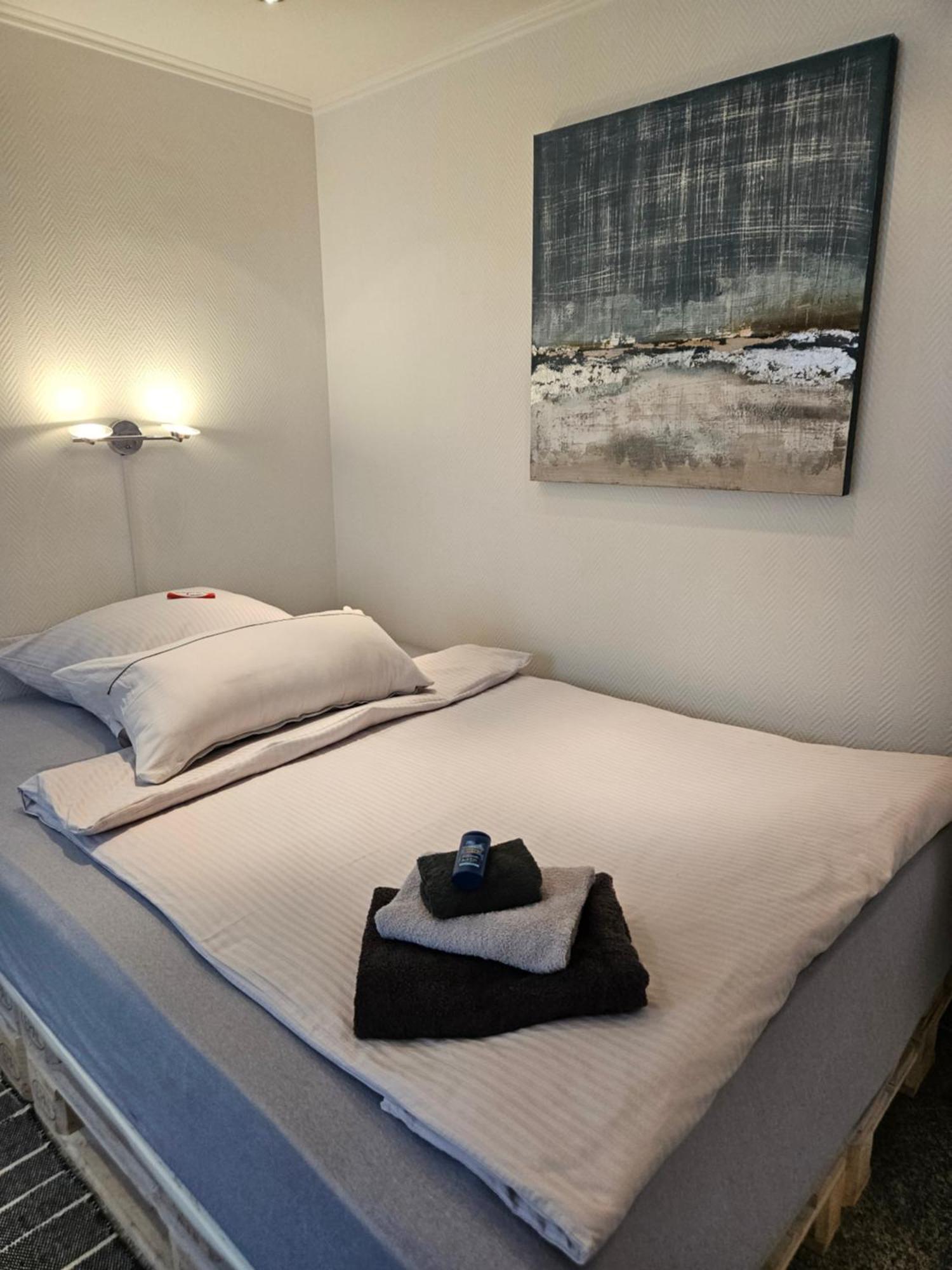 Standardzimmer Nahe Messe Und Airport Düsseldorf Dış mekan fotoğraf