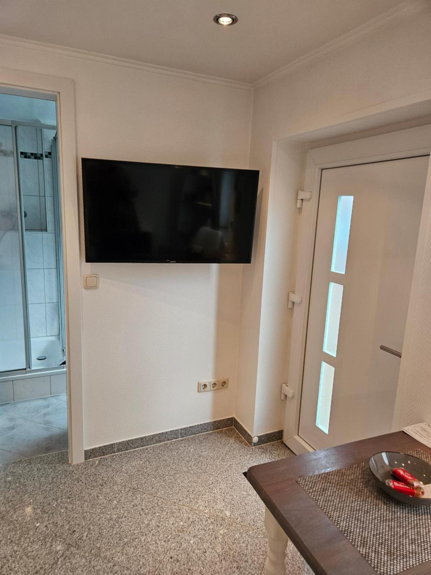 Standardzimmer Nahe Messe Und Airport Düsseldorf Dış mekan fotoğraf